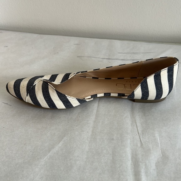 BCBG Paris Annya Flat Navy and White Nautical Stripe Size: 6.5M (36.5) - Picture 10 of 11